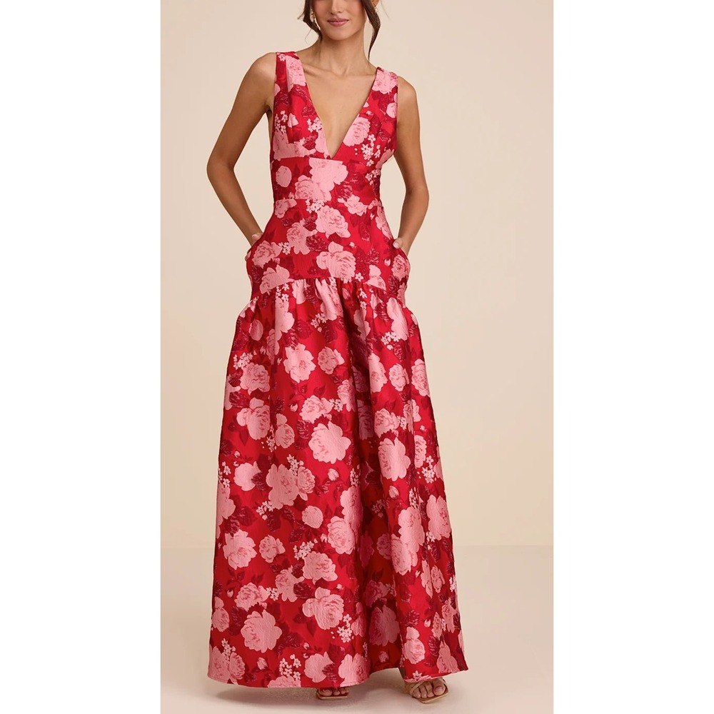 NWT Lulus Valna Red Floral Jacquard Drop Waist Maxi Dress Size Medium